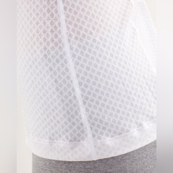 NWT LULULEMON PURI-TEE Breathable Short Sleeve Mesh Burnout White Size 10 - Picture 13 of 14